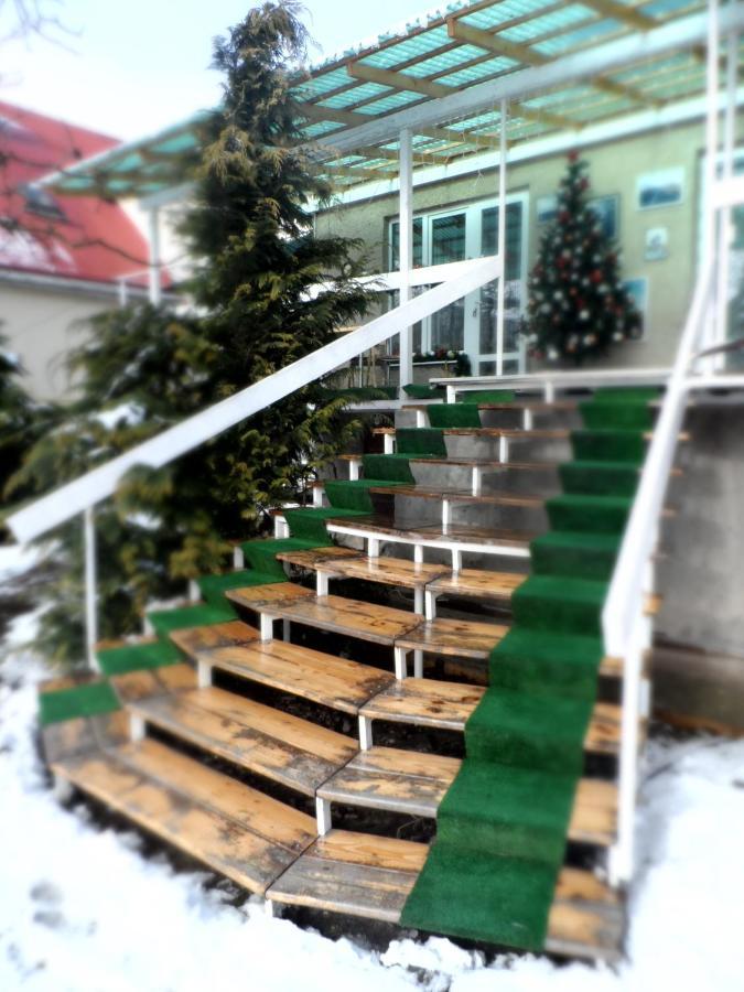 "Ранчо" - Тераса Квіти Сад Lägenhet Uzjhorod Exteriör bild